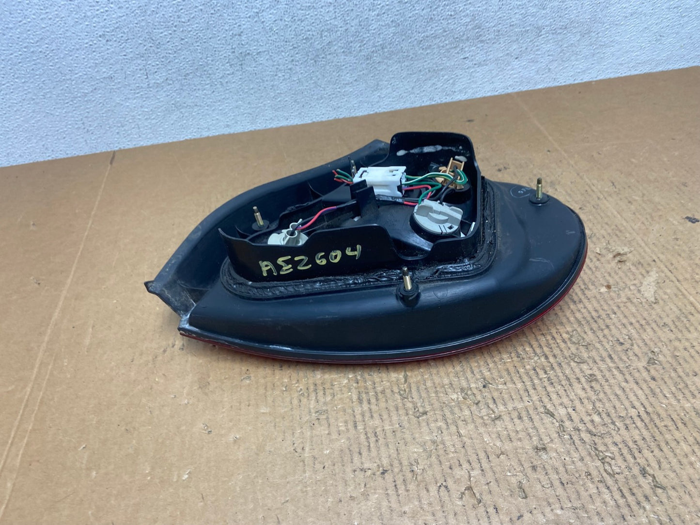 2000 to 2001 Nissan Maxima Left Driver Lh Side Tail Light AE2604 LK3