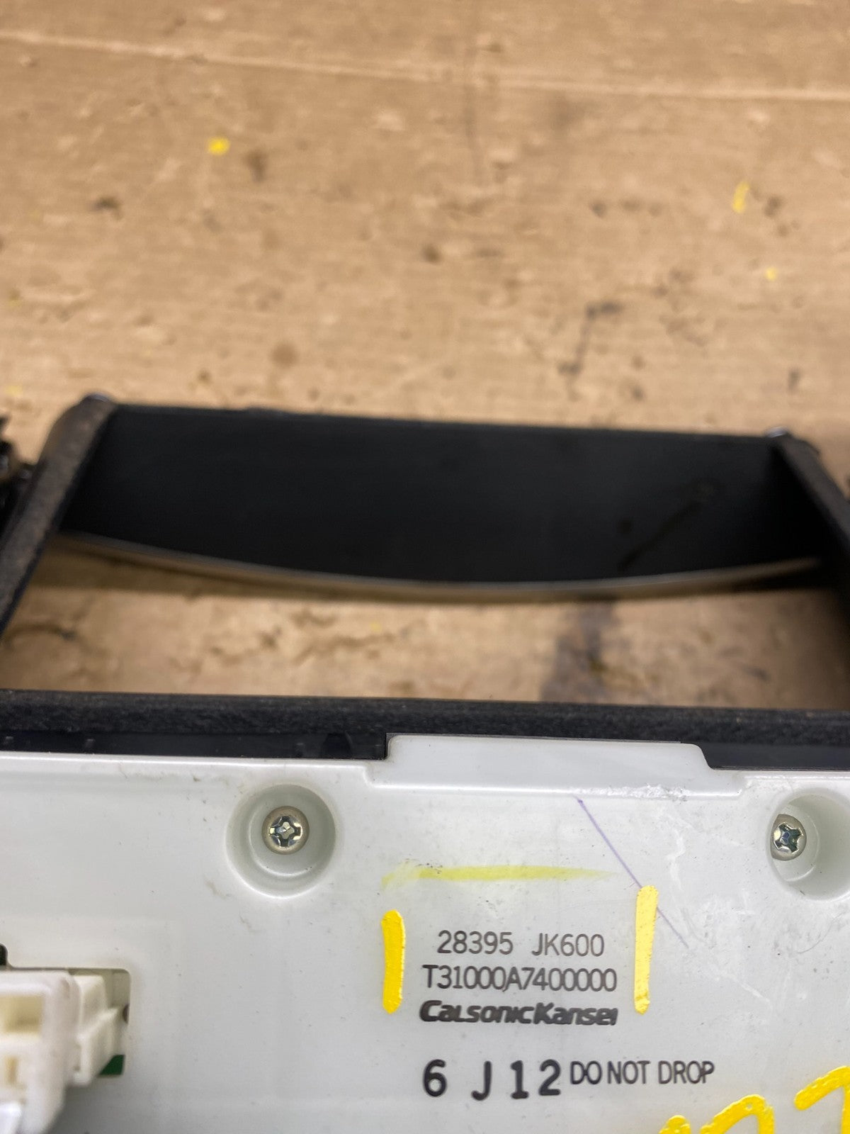2007 - 2015 Infiniti G35 G37 Radio Player Screen Panel Bezel W9722 DG5