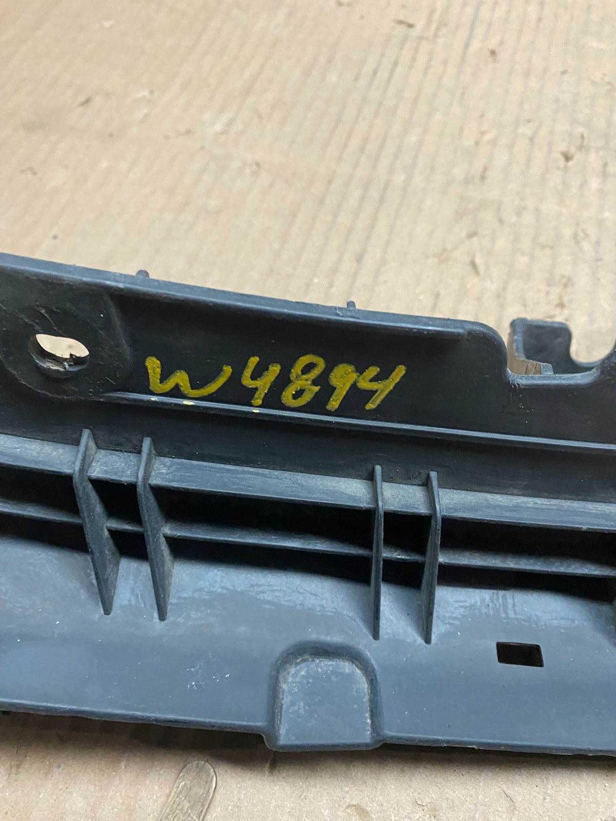 2013 to 2019 Chevrolet Trax Front Bumper Reinforcement 95390551 W48946