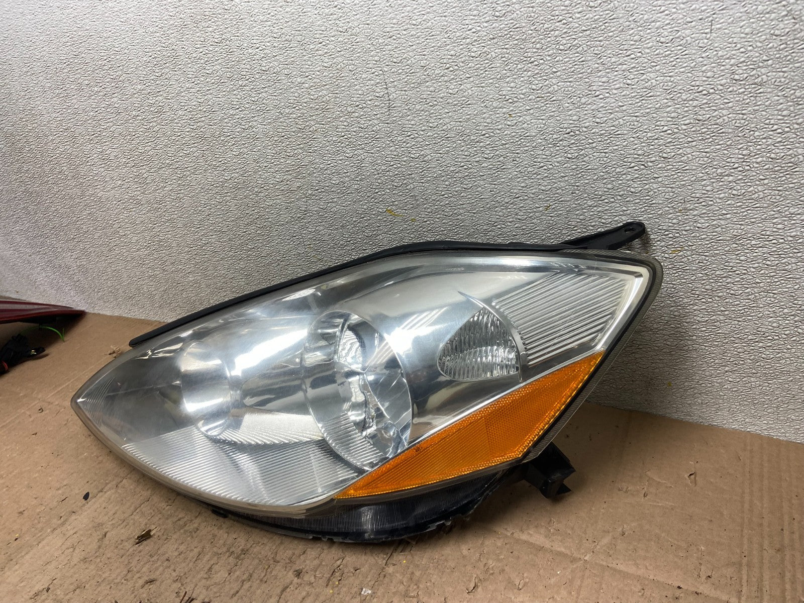 2006 to 2010 Toyota Sienna Left Driver Lh Side Headlight Halogen Y3447 DW1