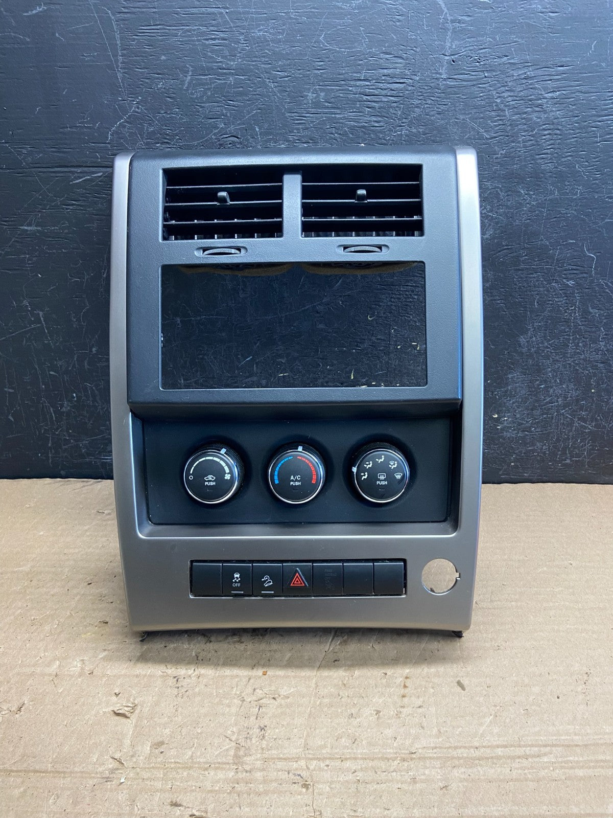 2008 to 2012 Jeep Liberty Dash Climate Temperature Control Radio Bezel AF2321 DG0