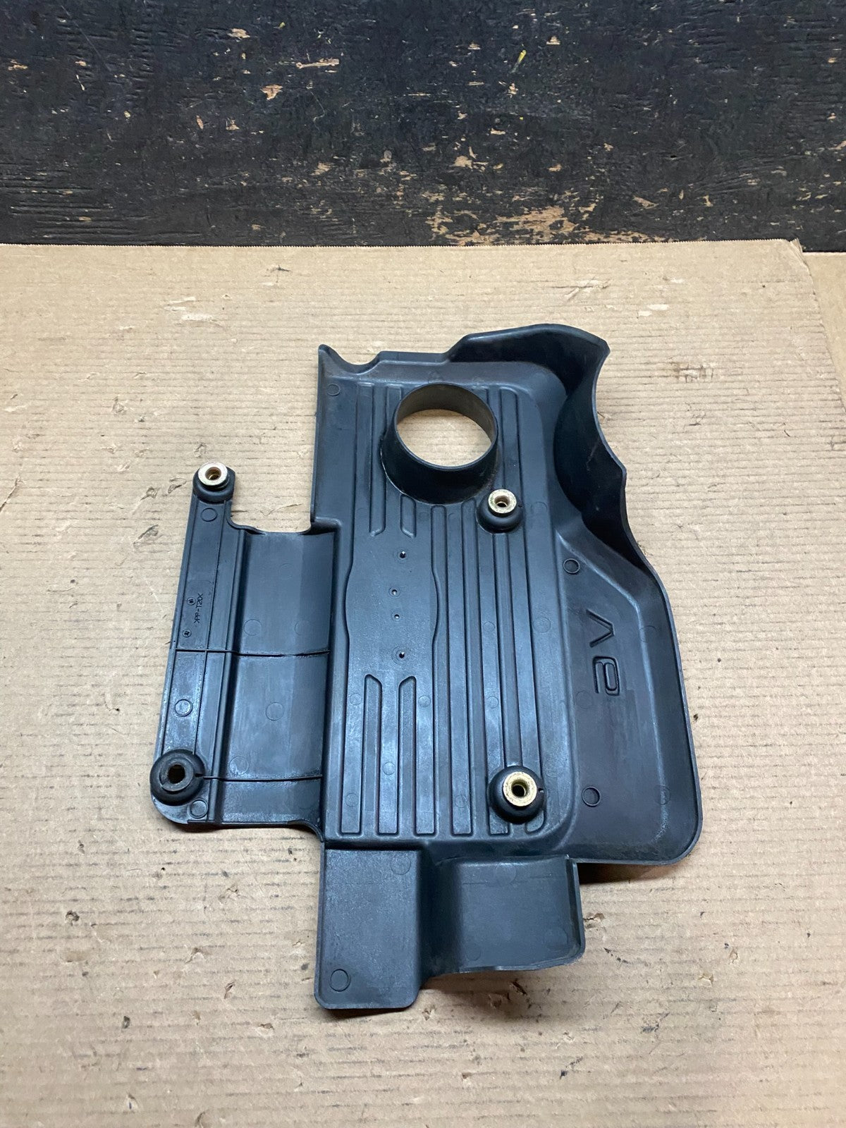1999 2000 2001 Infiniti i30 3000 v6 Engine Cover Motor Shield V7099 DG6
