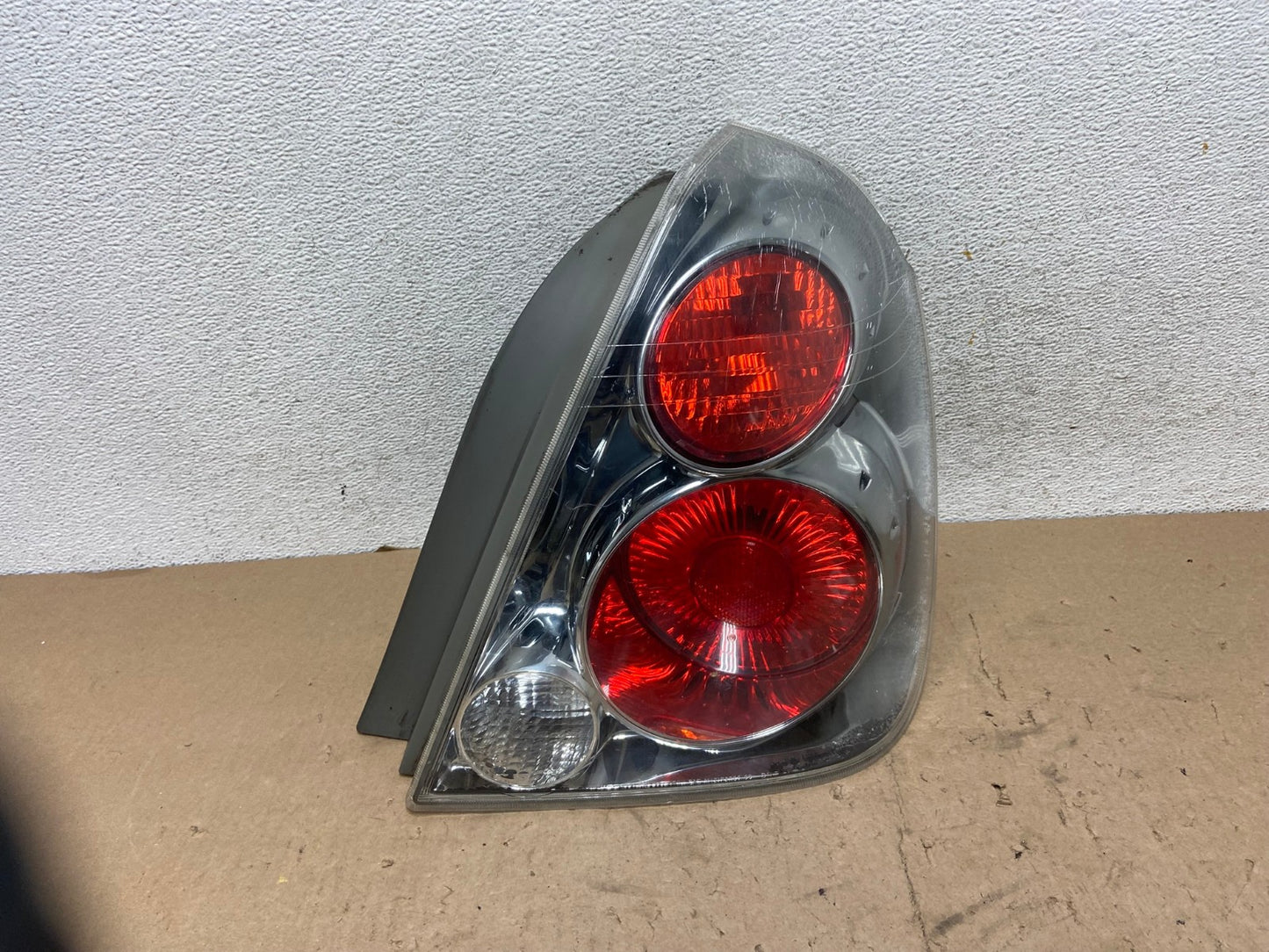 2005 to 2006 Nissan Altima Tail Light Right Passenger RH Side AG5621 LK0