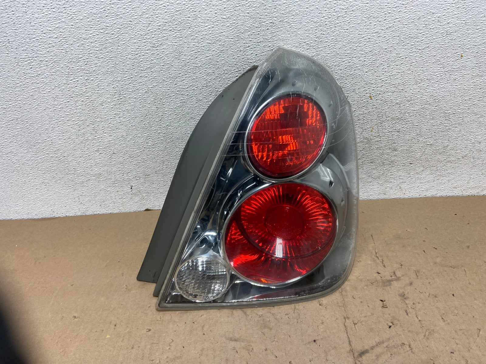 2005 to 2006 Nissan Altima Tail Light Right Passenger RH Side AG5621 LK0