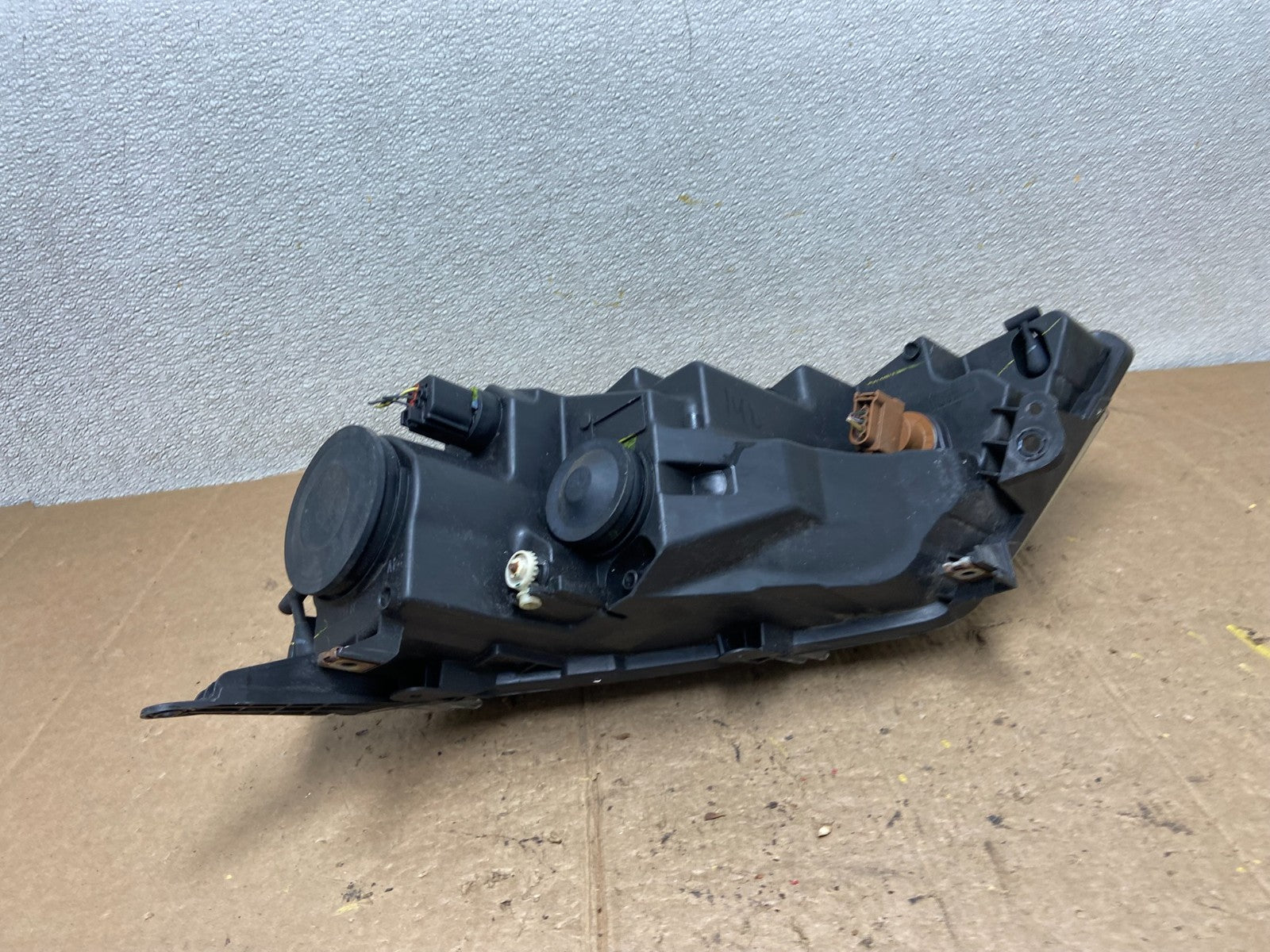 2010 2011 2012 Ford Fusion Right Passenger RH Headlight Halogen OEM AA4120 DW4