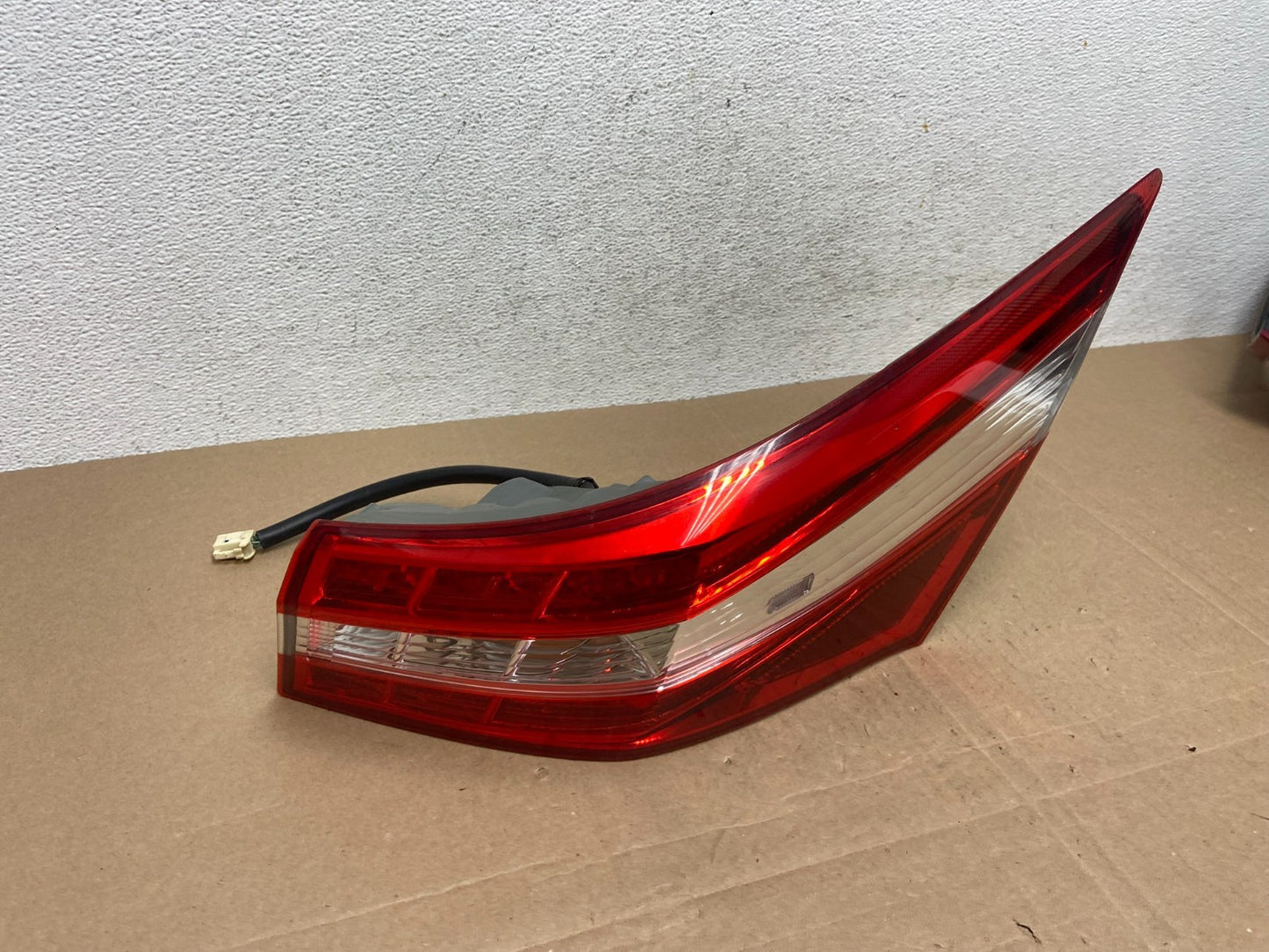 2013 2014 2015 Toyota Avalon Right Passenger Rh Side Tail Light AE4944 DG2