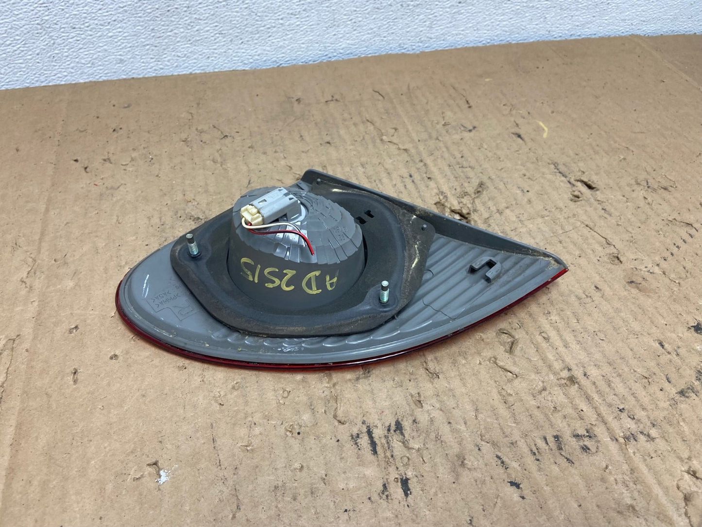 2003-2008 Toyota Corolla Inner Passenger Right RH Side Tail Light AD2515 LK4