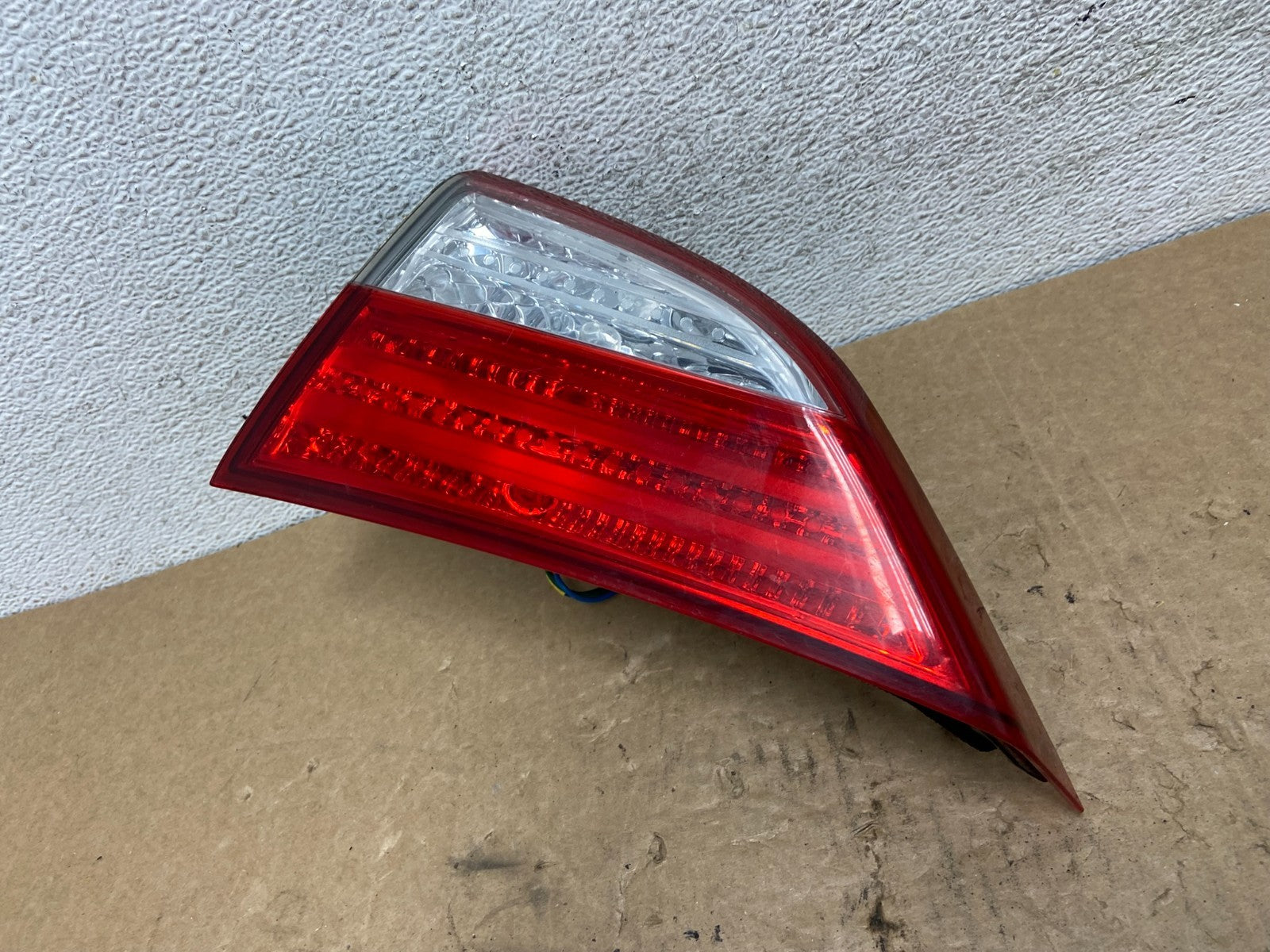 2011 2012 2013 Hyundai Elantra Inner Tail Light Right Passenger AF81591