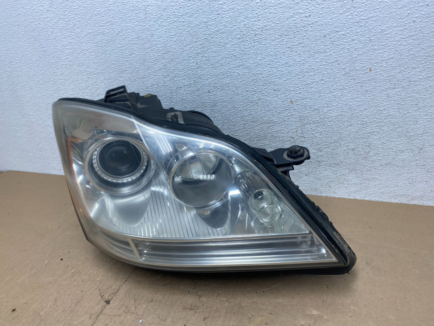 2007 to 2009 Mercedes GL-Class GL450 Right Passenger Xenon Headlight AE6869 DW1