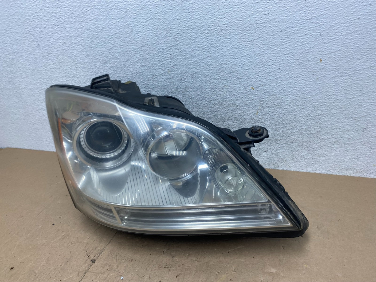 2007 to 2009 Mercedes GL-Class GL450 Right Passenger Xenon Headlight AE6869 DW1