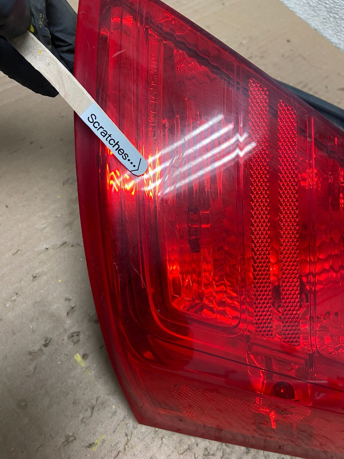 2014 to 2018 Ford Taurus Interceptor Right Passenger RH Tail Light Y0858 DW3