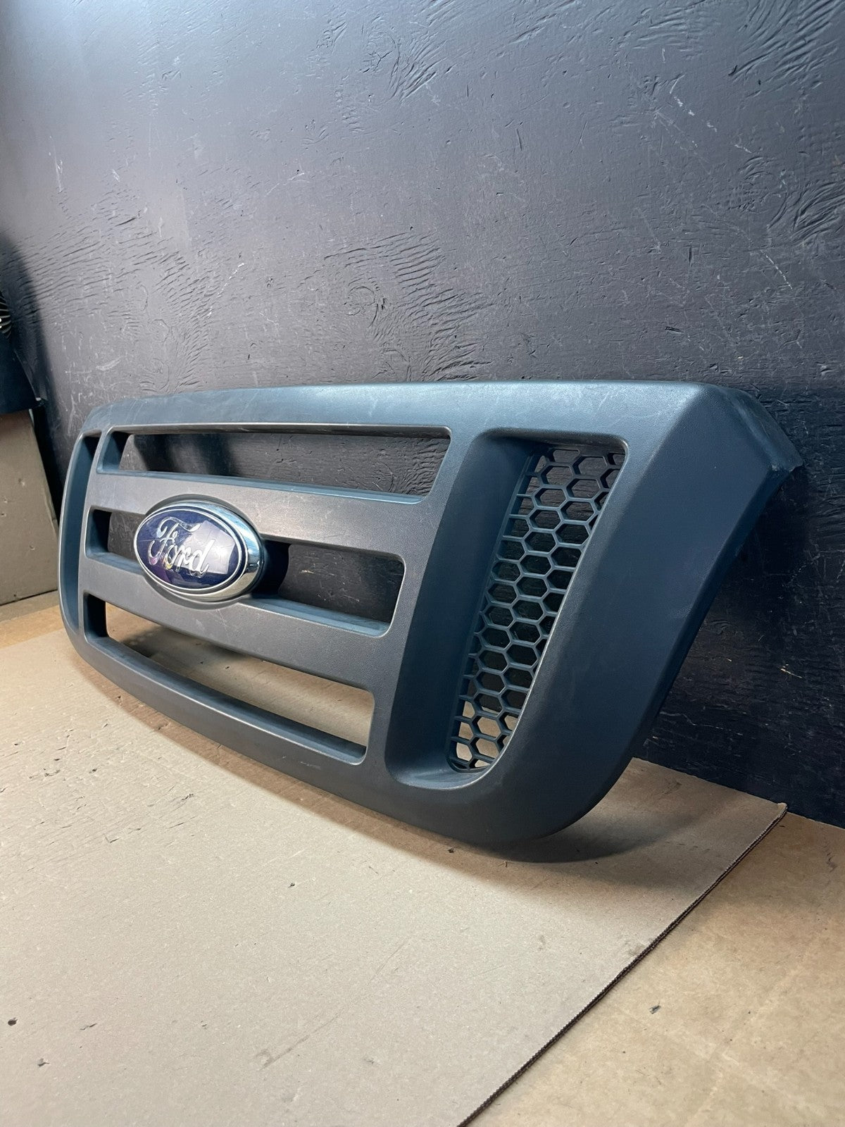 2006 to 2011 Ford Ranger Front Upper Grill Grille ae3331 DG1