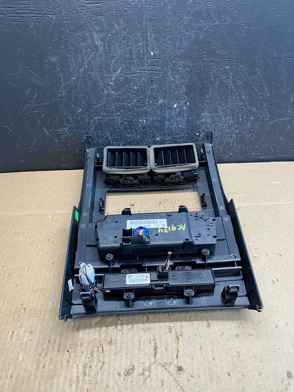 2008 to 2012 Jeep Liberty Dash Climate Temperature Control Radio Bezel AC9134 DG3