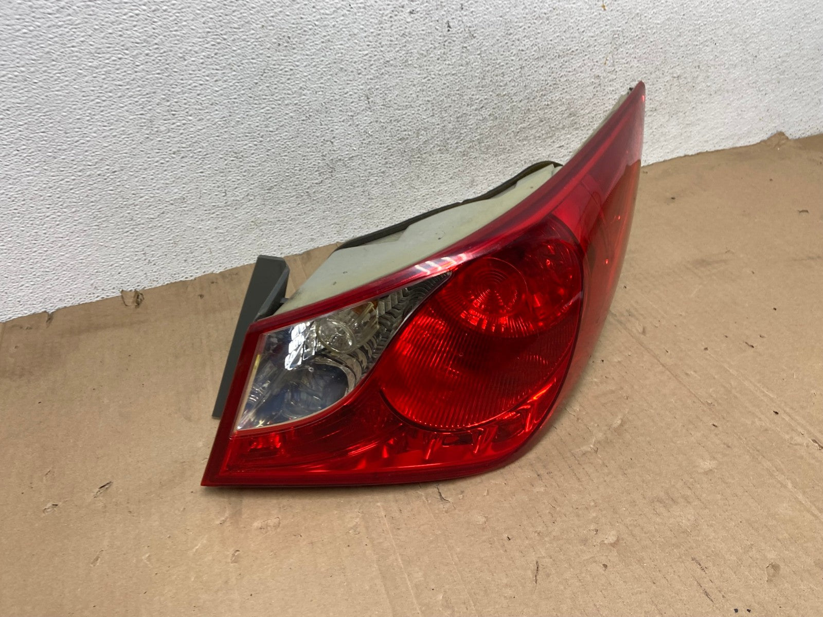 2011 2012 2013 Hyundai Sonata Right Passenger RH Tail Light AE9141 LK2
