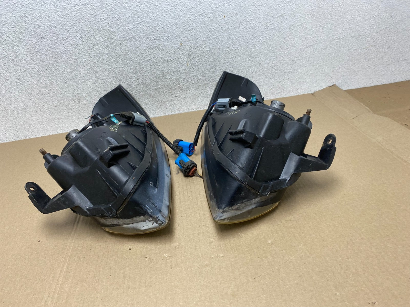 2004 - 2006 Nissan Sentra Halogen Left+Right Set Headlights AE6927 DW10