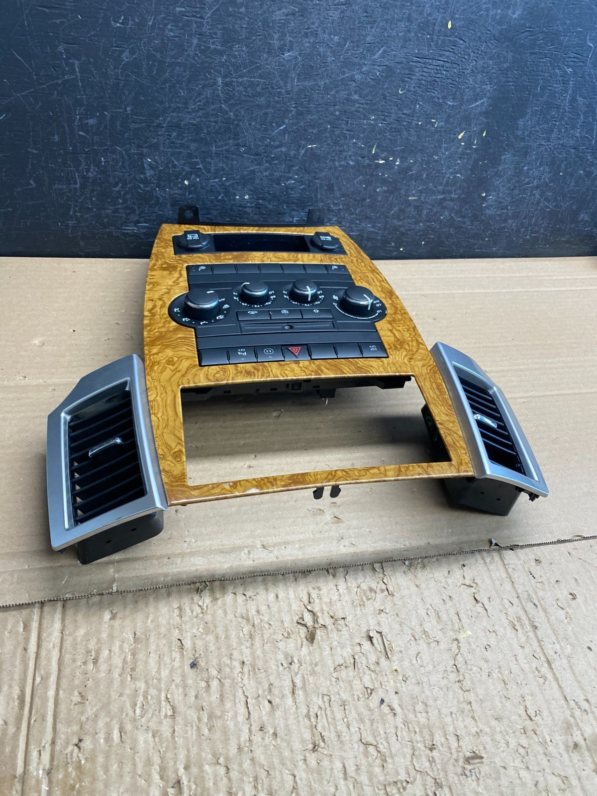 2008 2009 2010 Jeep Grand Cherokee A/C Climate Control Bezel AG0149 DG2