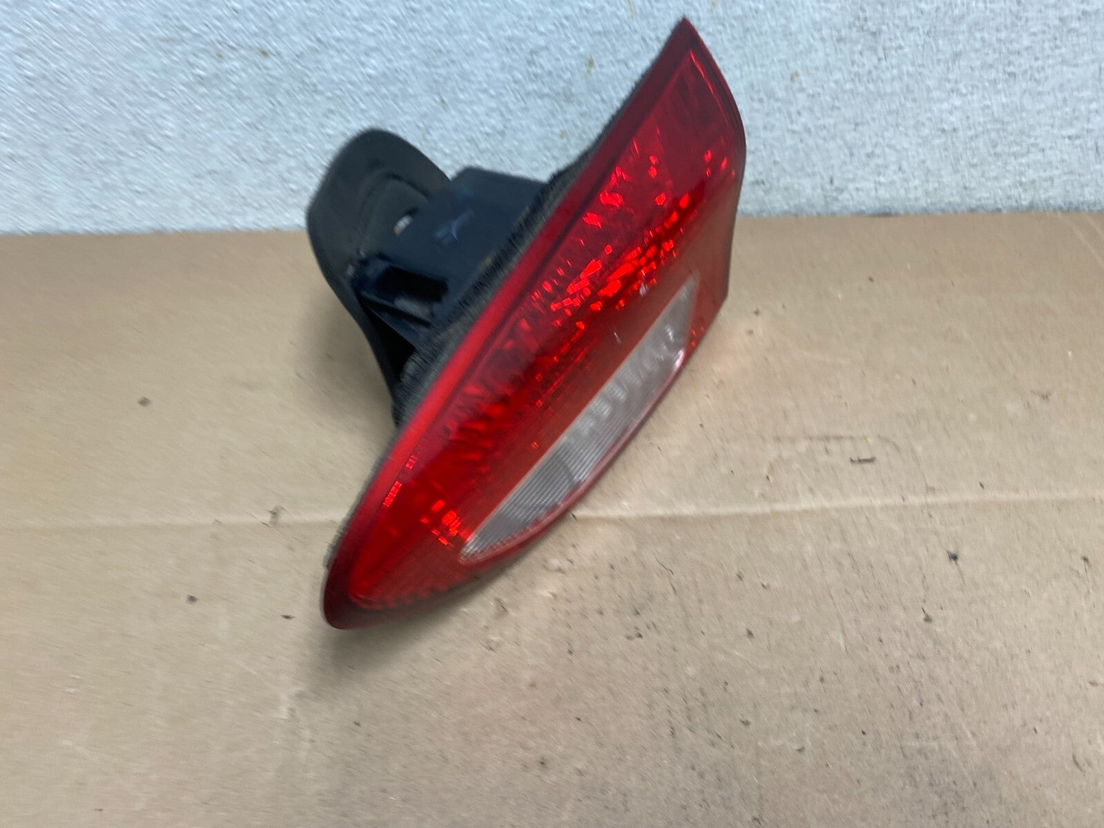2006 2007 Subaru Tribeca B9 Right Passenger Side Tail Light Inner Oem M3483 DW2