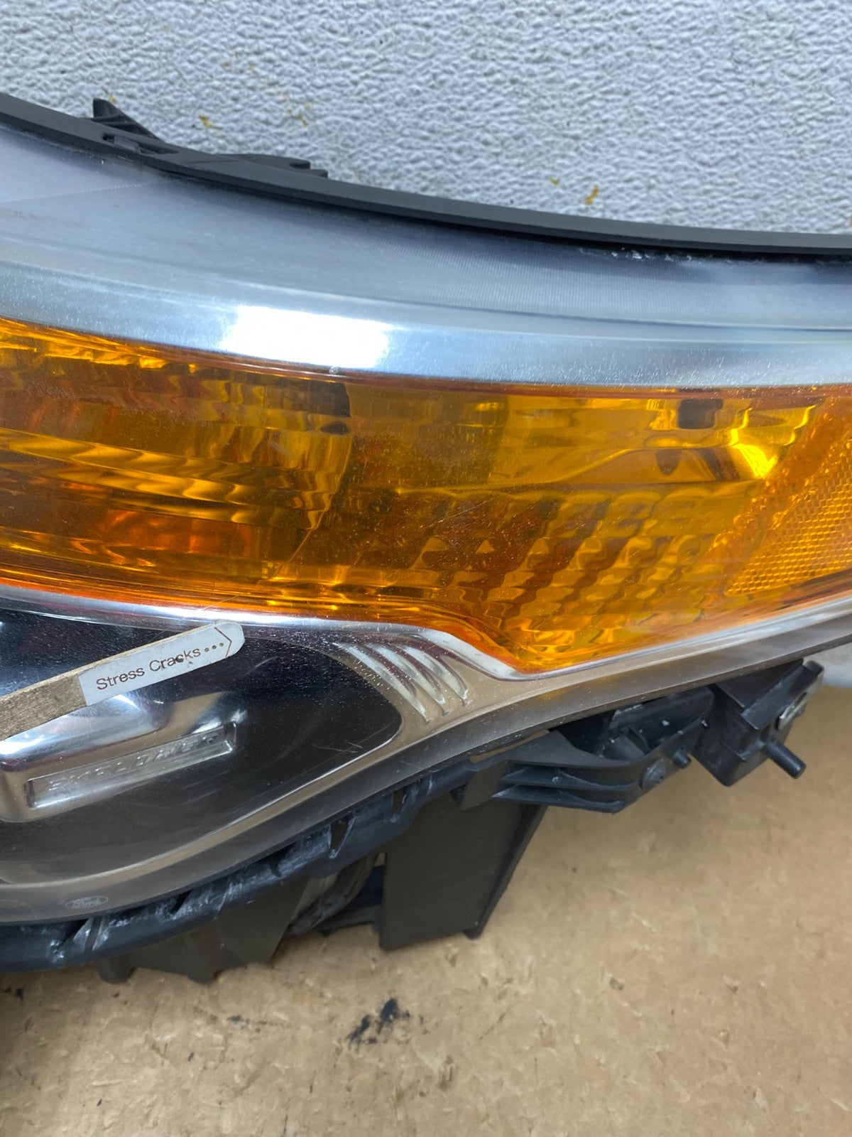 2011 to 2015 Ford Explorer Left Driver LH Halogen Headlight AI3600 DW4