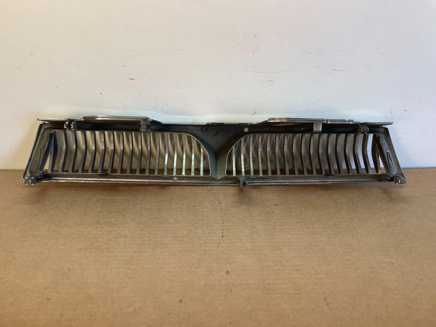1999 to 2001 Mitsubishi Galant Front Upper Grille Grill AF87233