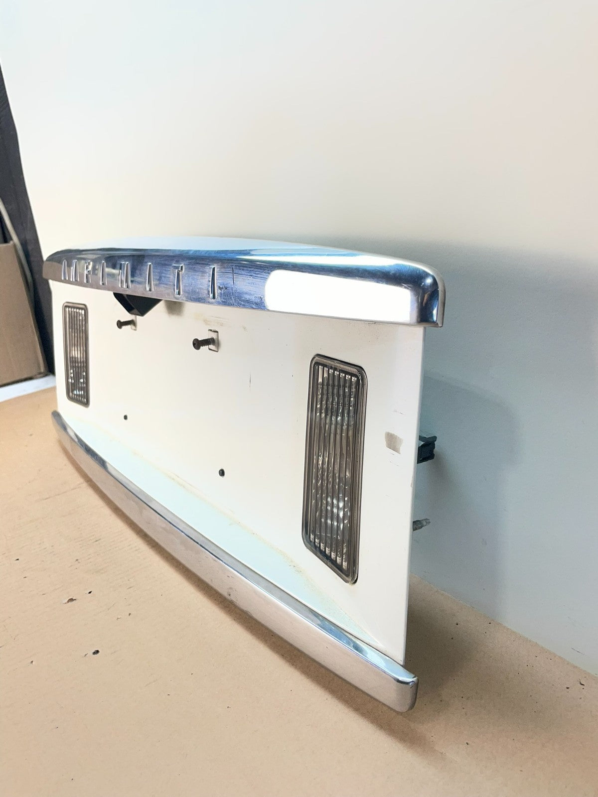 2004 to 2010 Infiniti QX56 License Plate Bracket With Camera AI4190 DG1