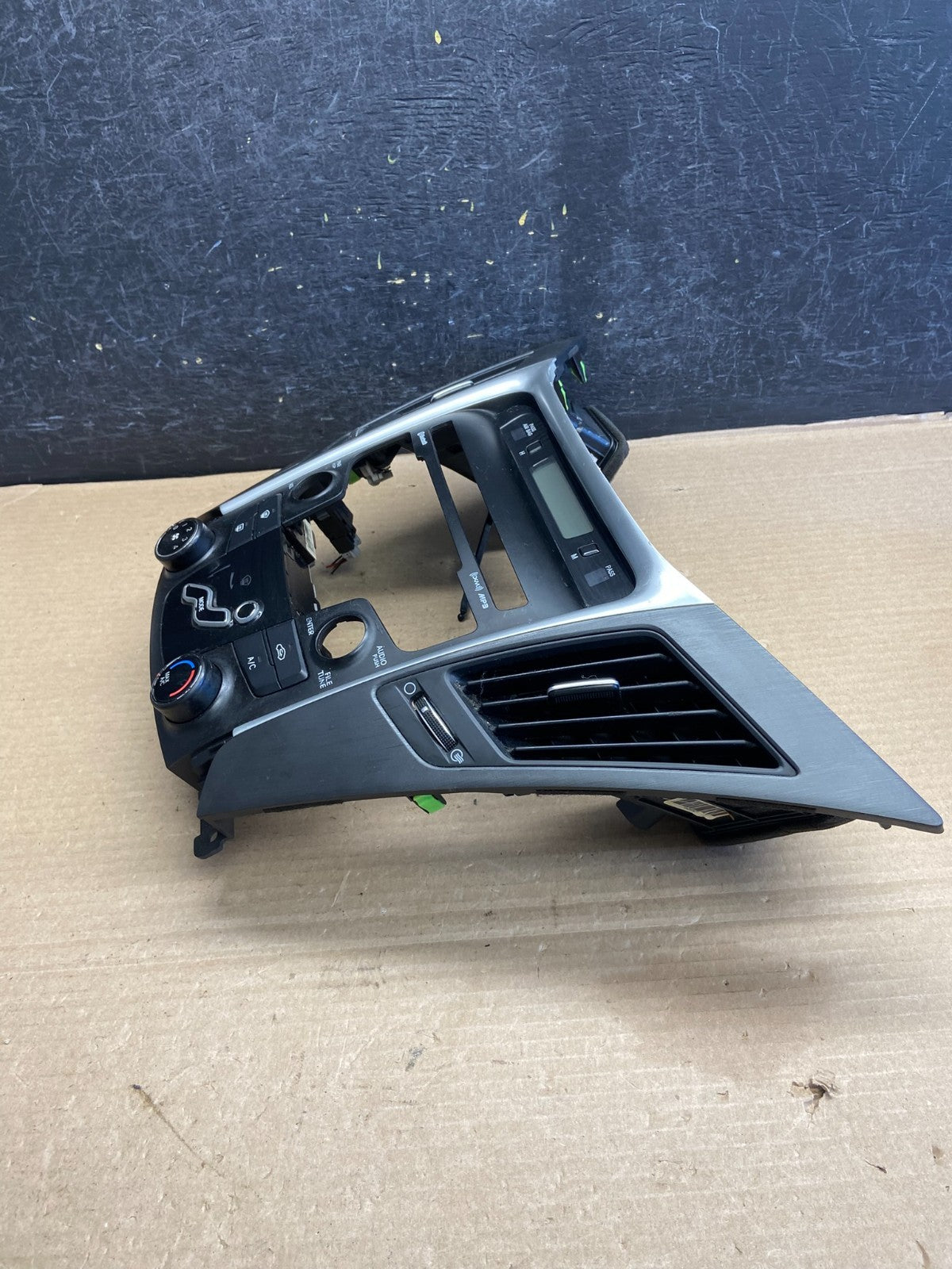 2011 - 2014 Hyundai Sonata Center Radio Climate Control Air Vent Bezel AH1499 DG2