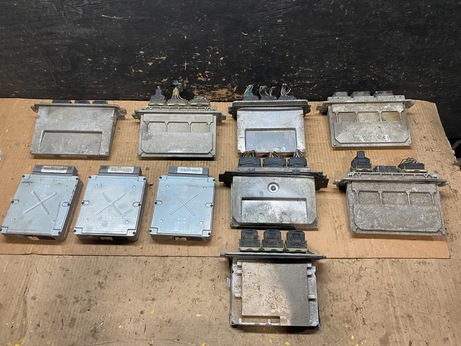 Mix of 10 Ford ECM Engine Computer Module Y6477 PS1