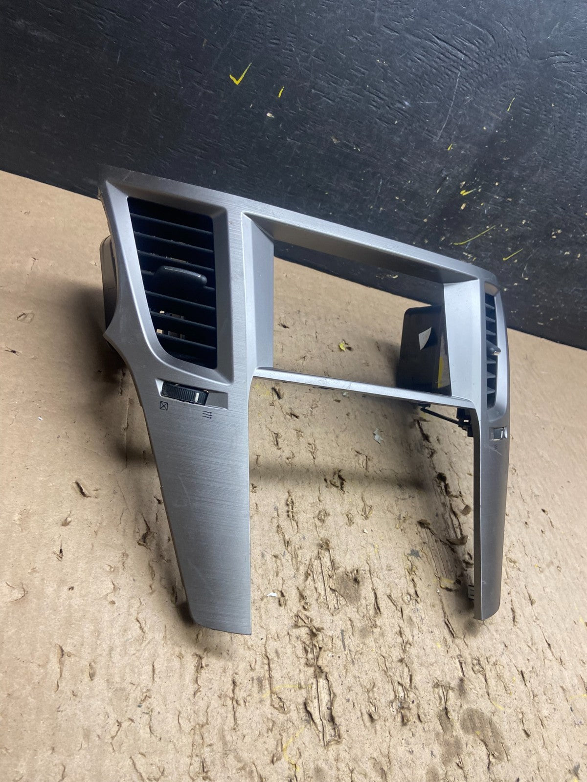 2010 - 2014 Subaru Outback Radio Console Dashboard Center Panel Trim T8835 DG1