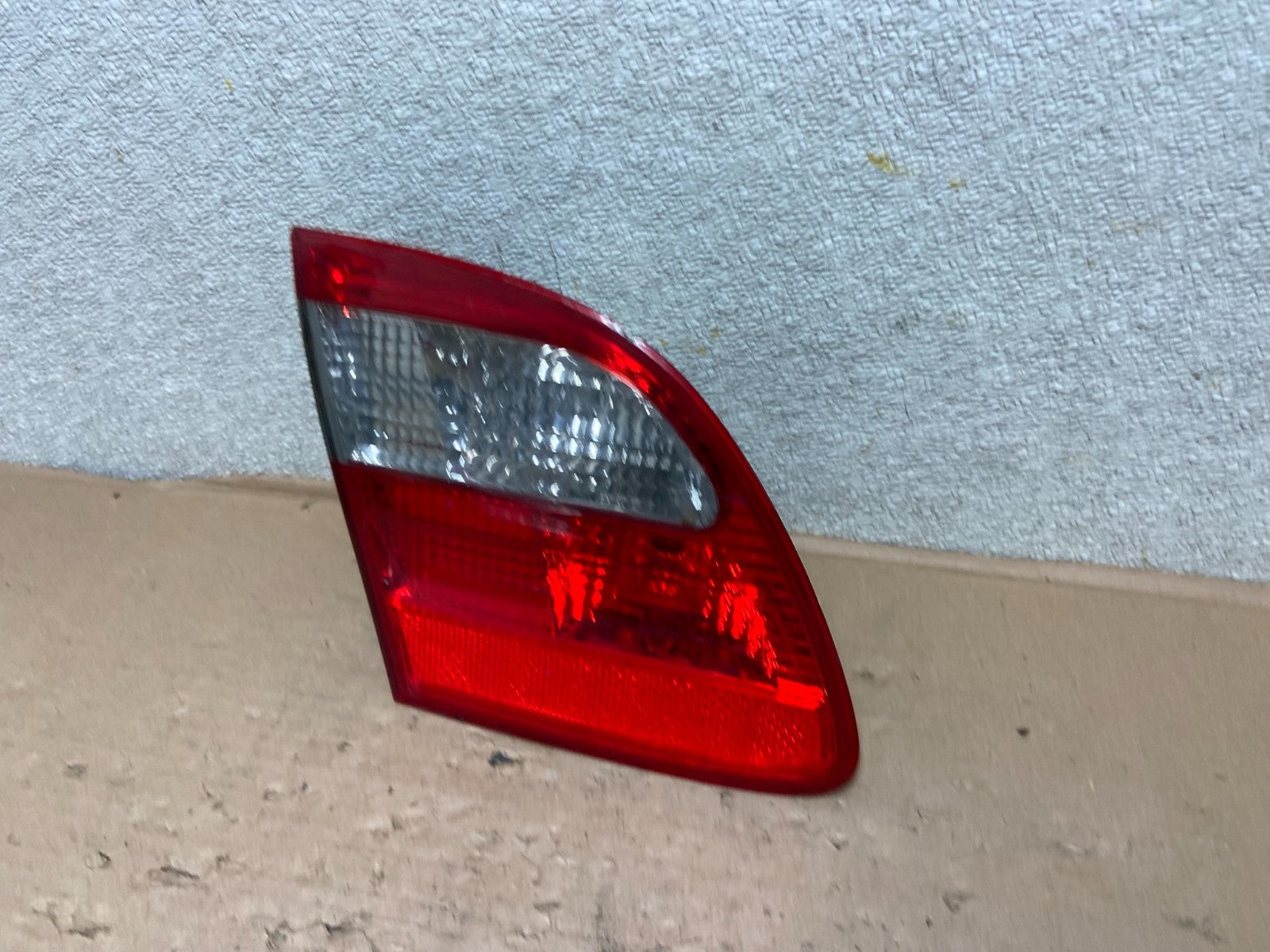2003-2006 Mercedes E-Class Wagon W211 Left Driver Inner Tail Light AB0861 LK1