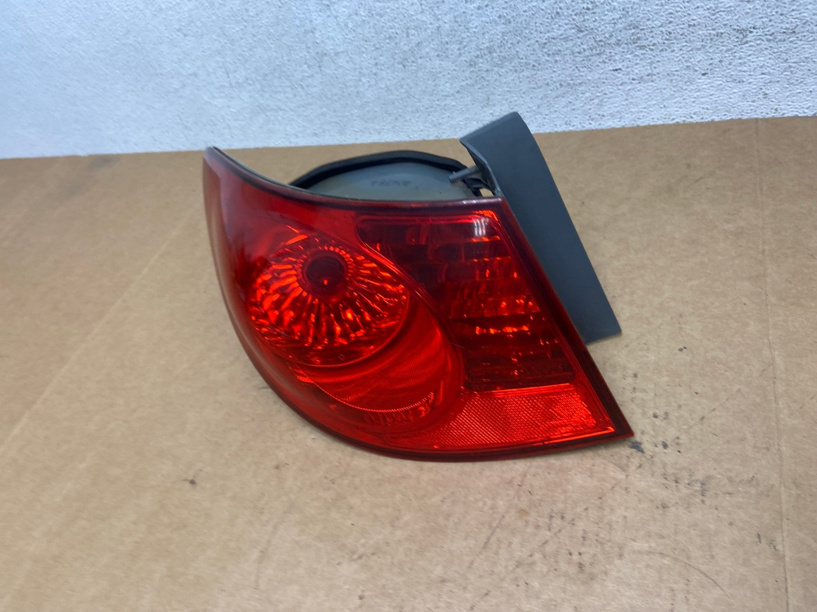 2007 to 2010 Hyundai Elantra Sedan Left Driver Side Tail Light AE2980 LK1