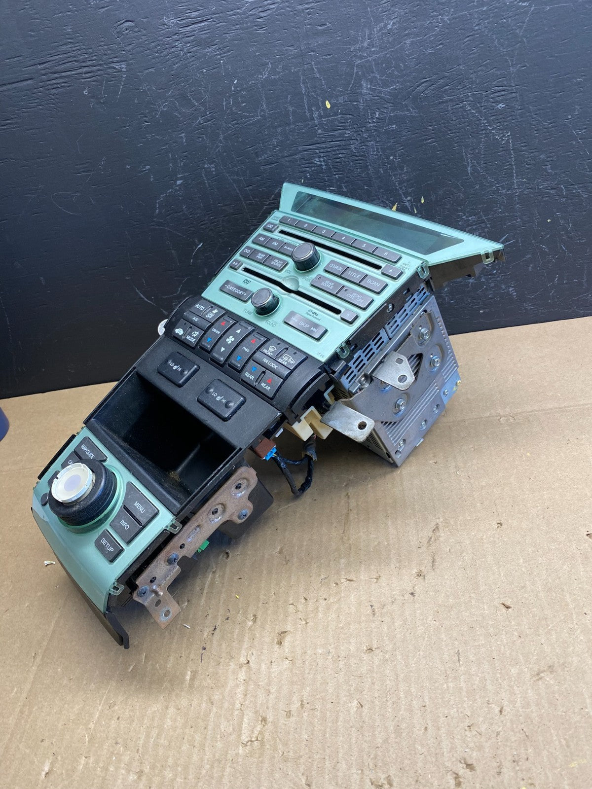 2009 to 2011 Honda Pilot AM FM CD Audio Radio Player Climate Control ab9495 DG2