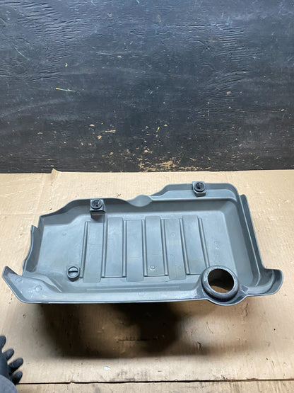 2007 to 2012 GMC Acadia 3.6L VVT Engine Cover Shield U0261 DG5