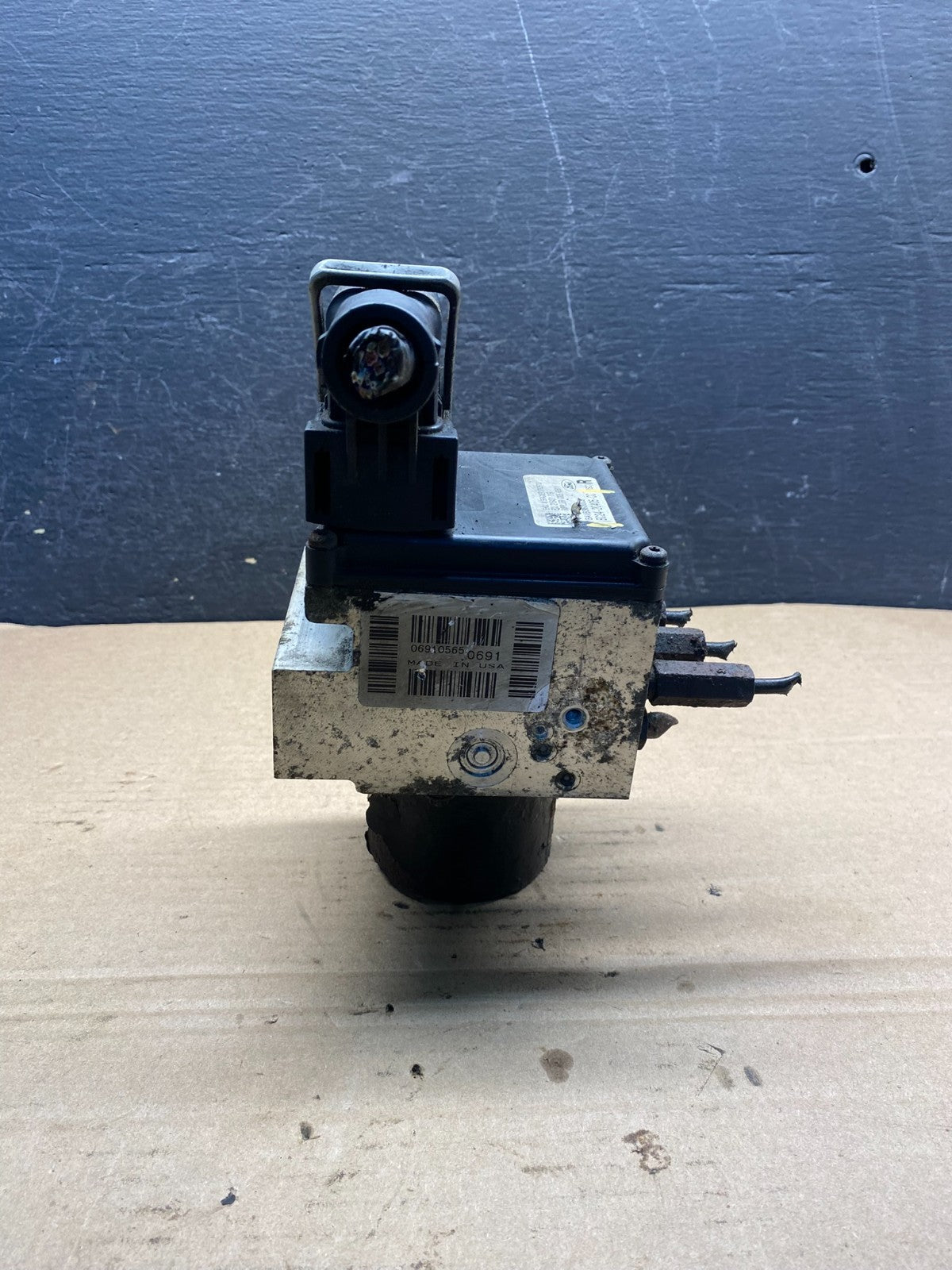 2011 - 2014 Ford E250 E350 Van ABS Anti Lock Brake Pump Module AE2227 DW4