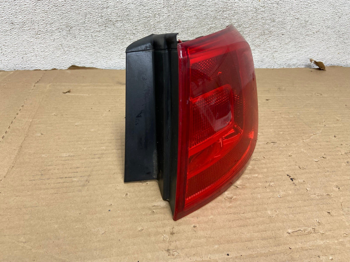 2011 to 2014 Volkswagen Jetta Right Passenger Rh Side Tail Light AG8160 LK1