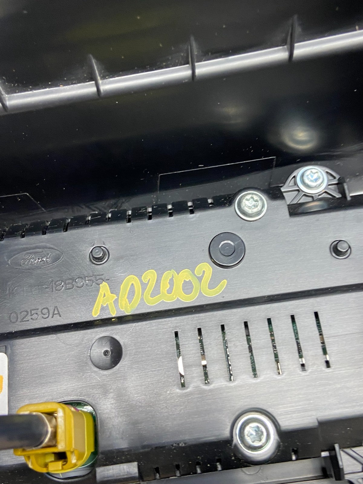 2020 to 2023 Ford Explorer Console Radio Display Screen Air Vents AD2002 DG7