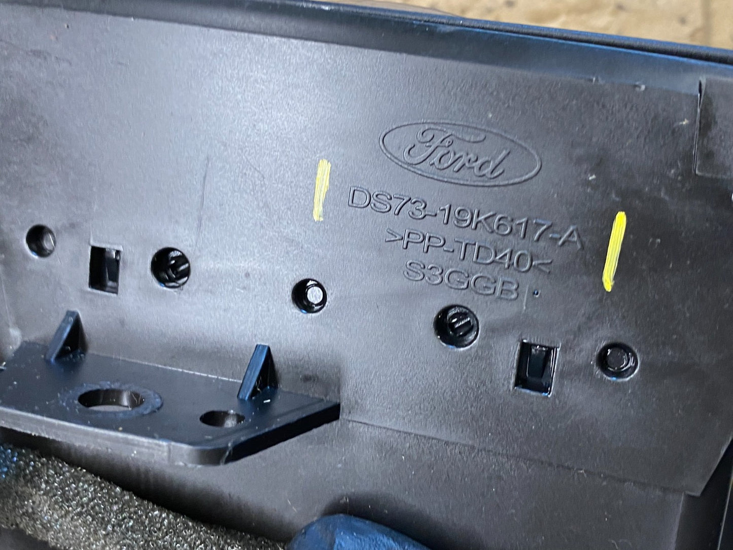 2013 to 2016 Ford Fusion Center Dash Air Vents DS73-19K617-A ad1885 DG5