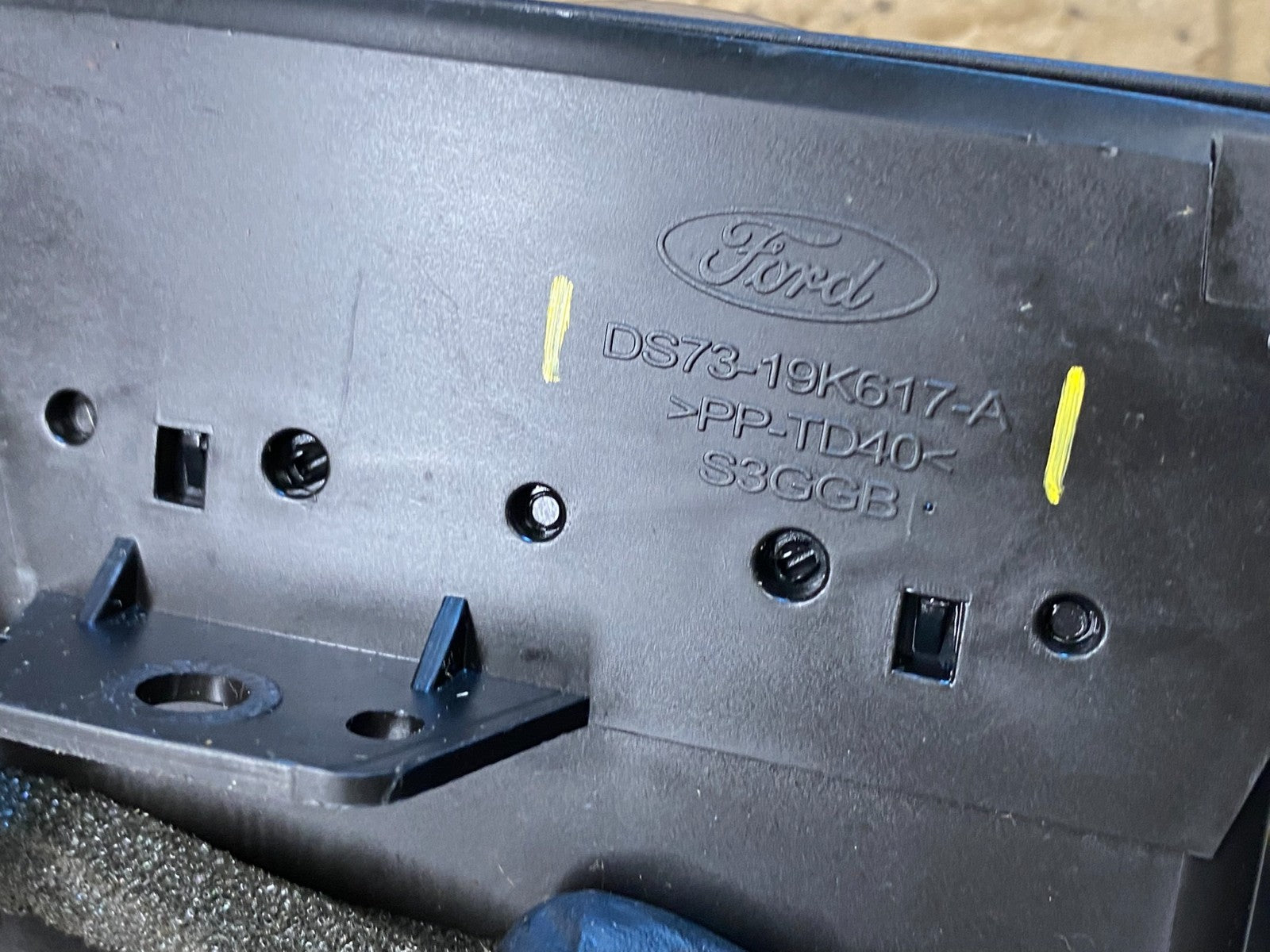 2013 to 2016 Ford Fusion Center Dash Air Vents DS73-19K617-A ad1885 DG5