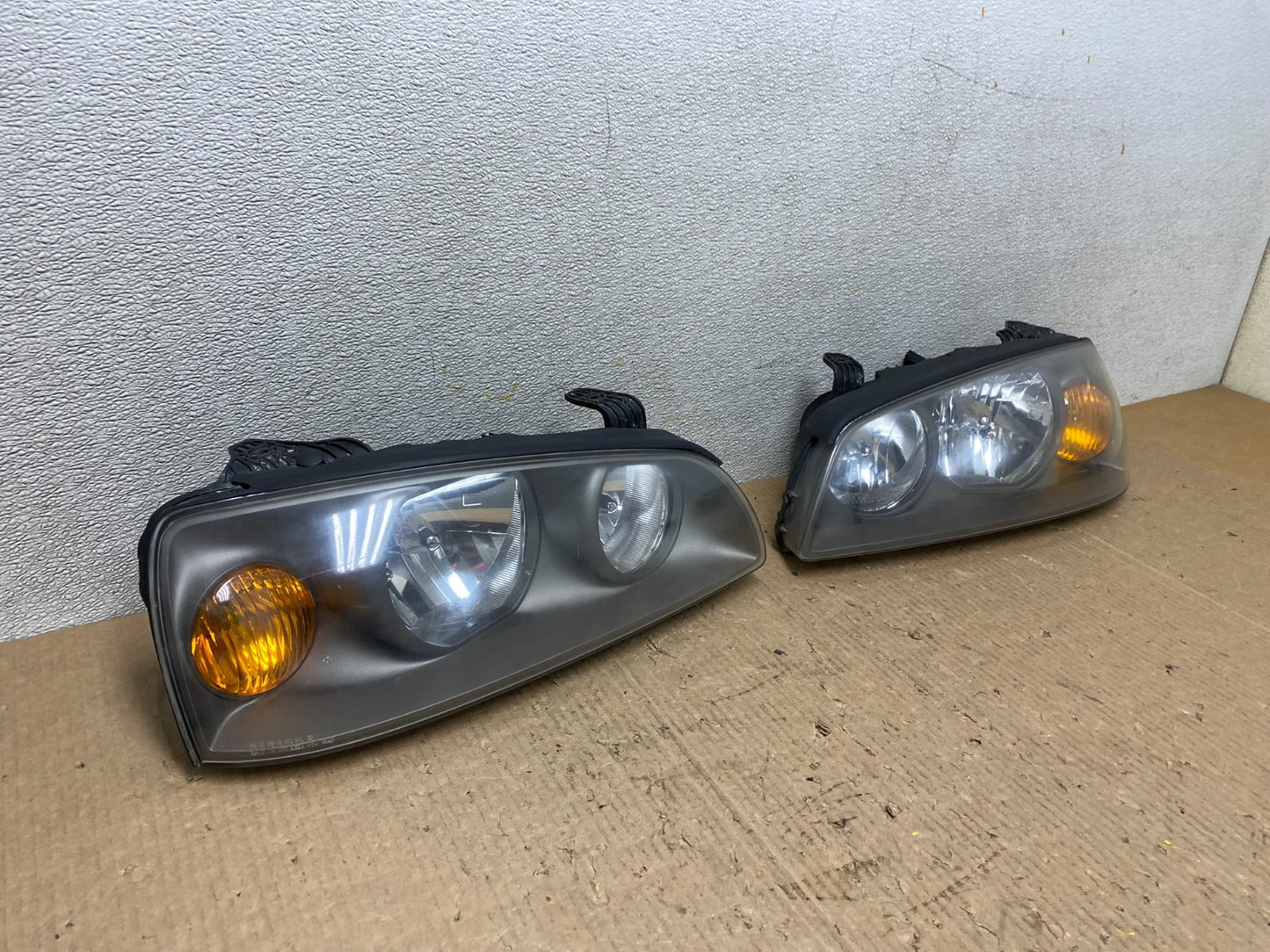 2004 2005 2006 Hyundai Elantra Left+Right Set Halogen Headlights W5325 DW2