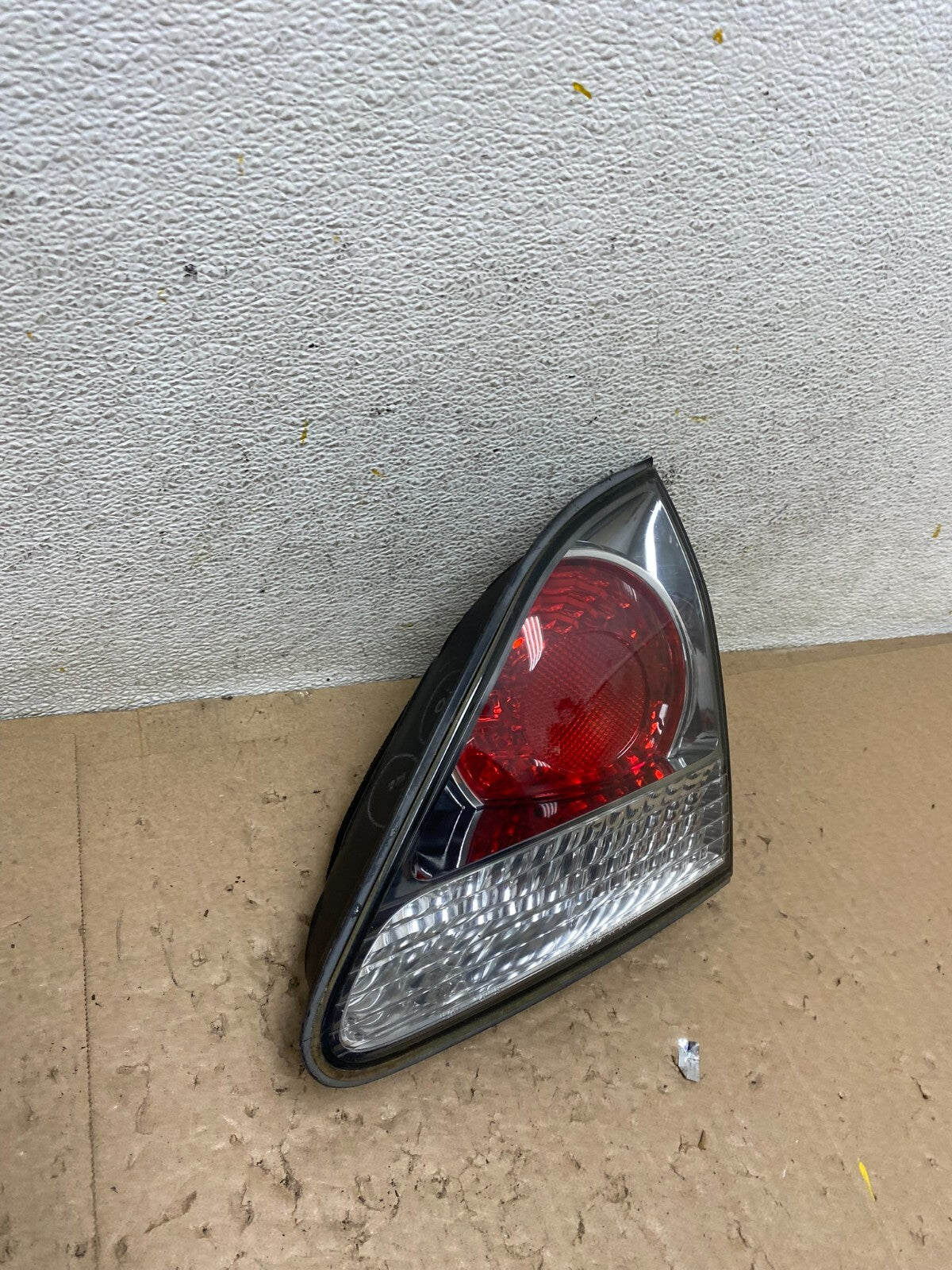 2000-2003 Lexus RX300 Right Passenger Side Rear Inner Tail Light Oem C9926 DG12
