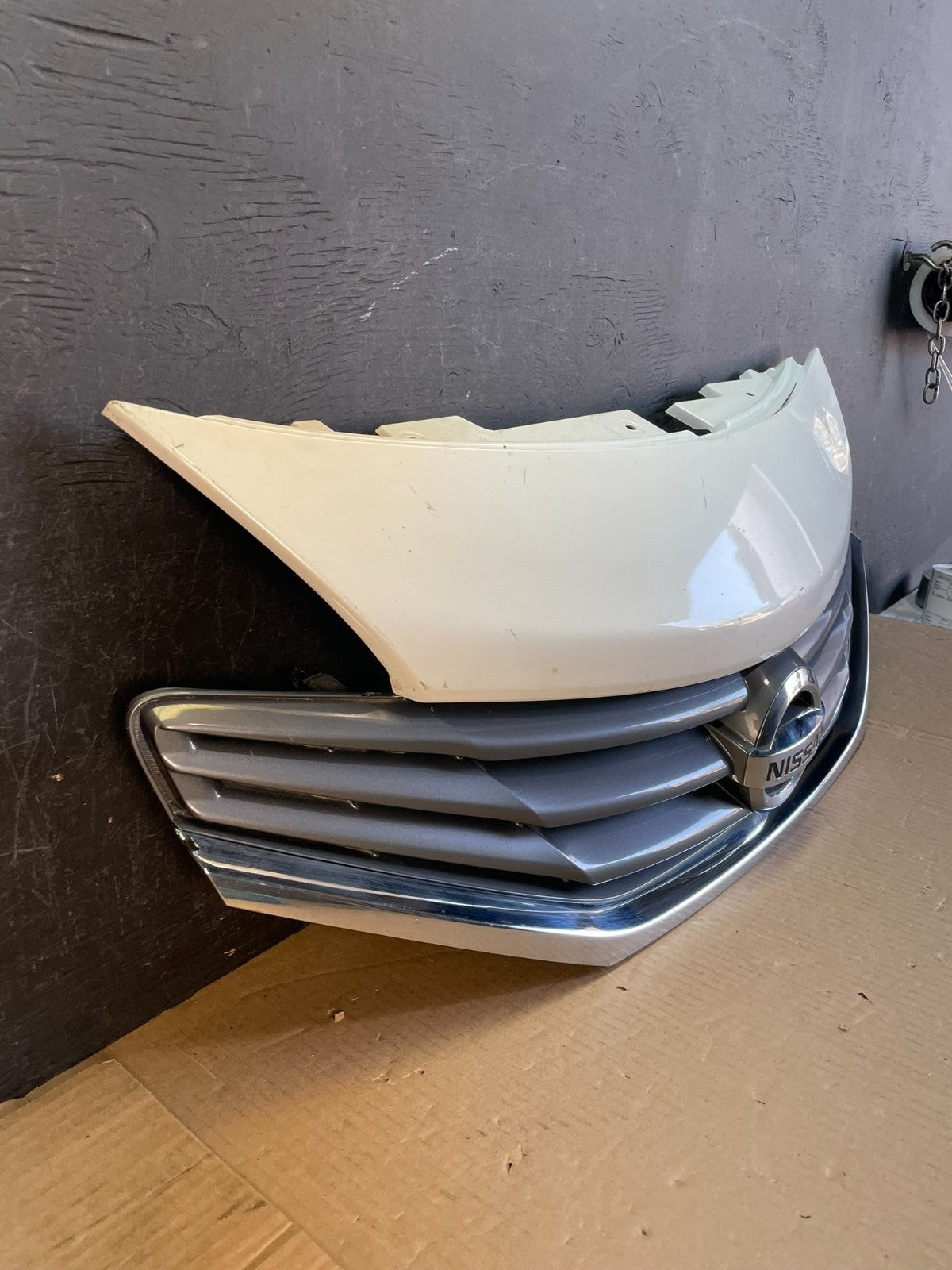2014 - 2019 Nissan Versa Note Hatchback Front Upper Grill Grille AE3742 DG2