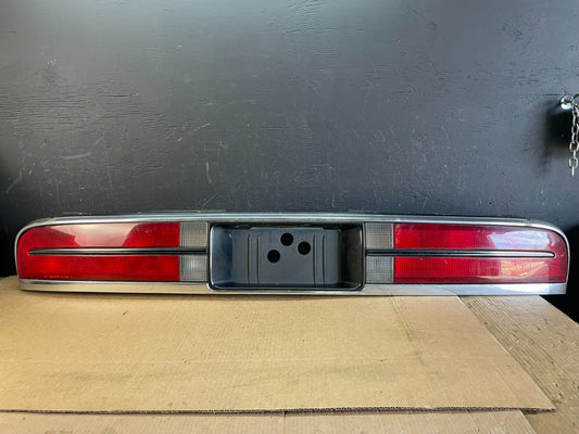 1991 to 1996 Buick Park Avenue 16512242 Tail Light Trunk Finish Panel AC50340
