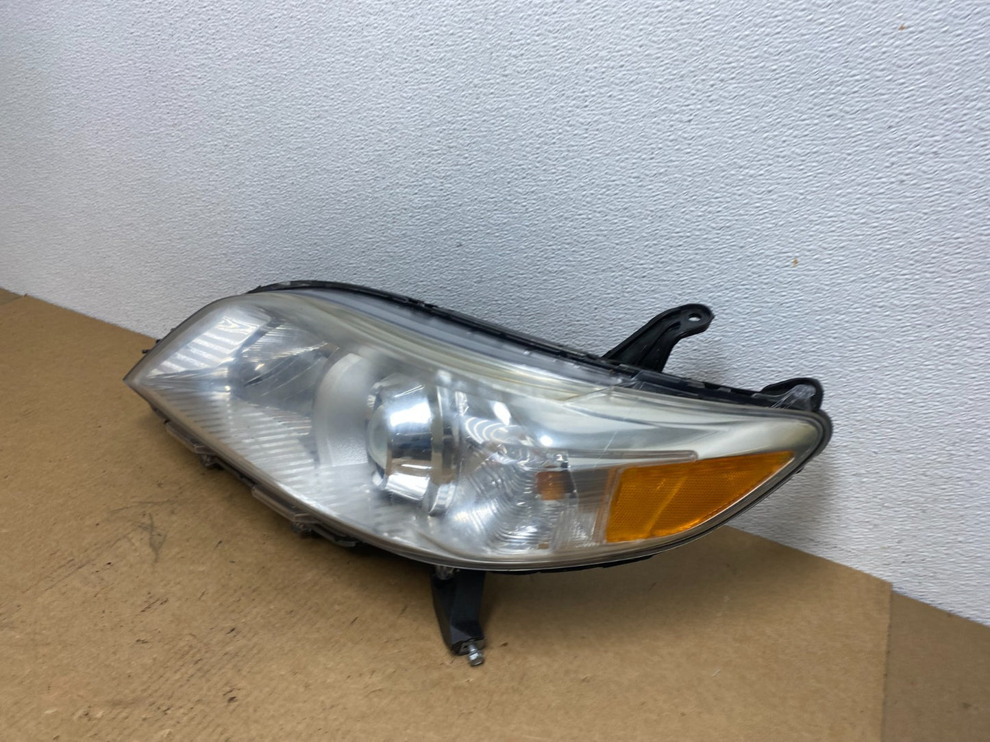 2011-2014 Toyota Sienna Left Driver LH Halogen Headlight AC1804 DW1