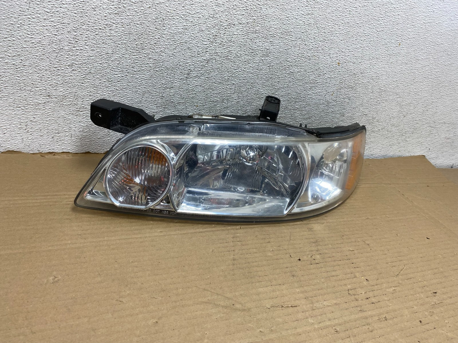 Sedan 2000 2001 Nissan Altima Headlight Left Driver LH AG8920 DW1