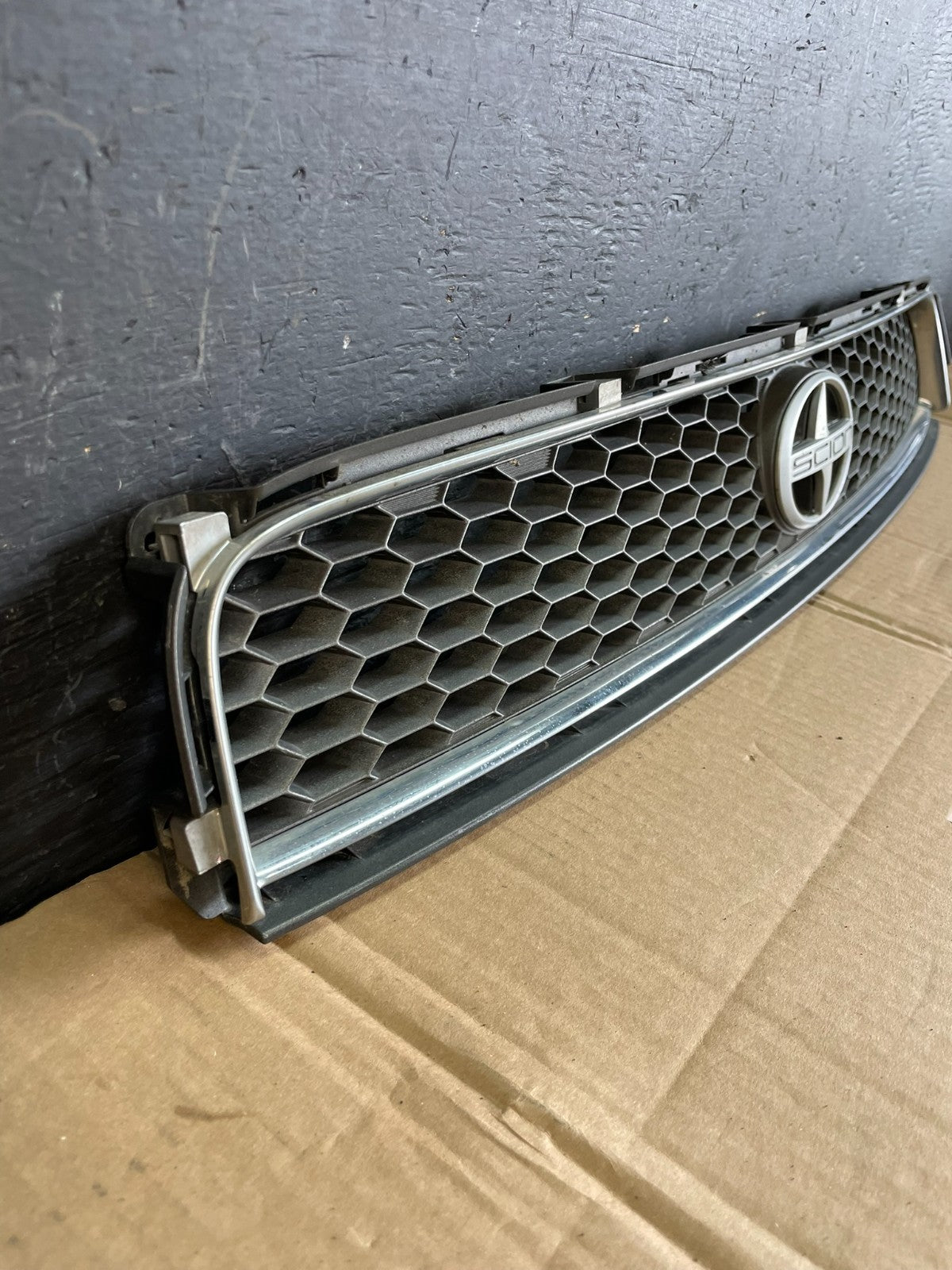 2005 to 2010 Scion TC Front Upper Grill Grille AC5291 DG1