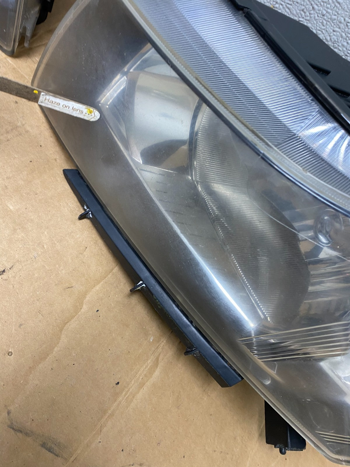 2011 to 2015 Chevrolet Cruze Halogen Left+Right Set Headlights T2189 DW8