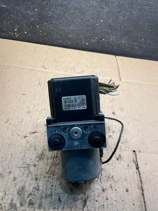2001 2002 2003 BMW 325i 330i ABS Anti Lock Brake Pump 3451 6762113 W1229 DG0