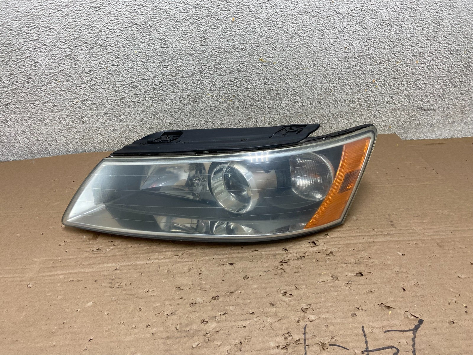 2006 to 2008 Hyundai Sonata Left Driver LH Side Headlight Halogen Oem AB1640 DW0