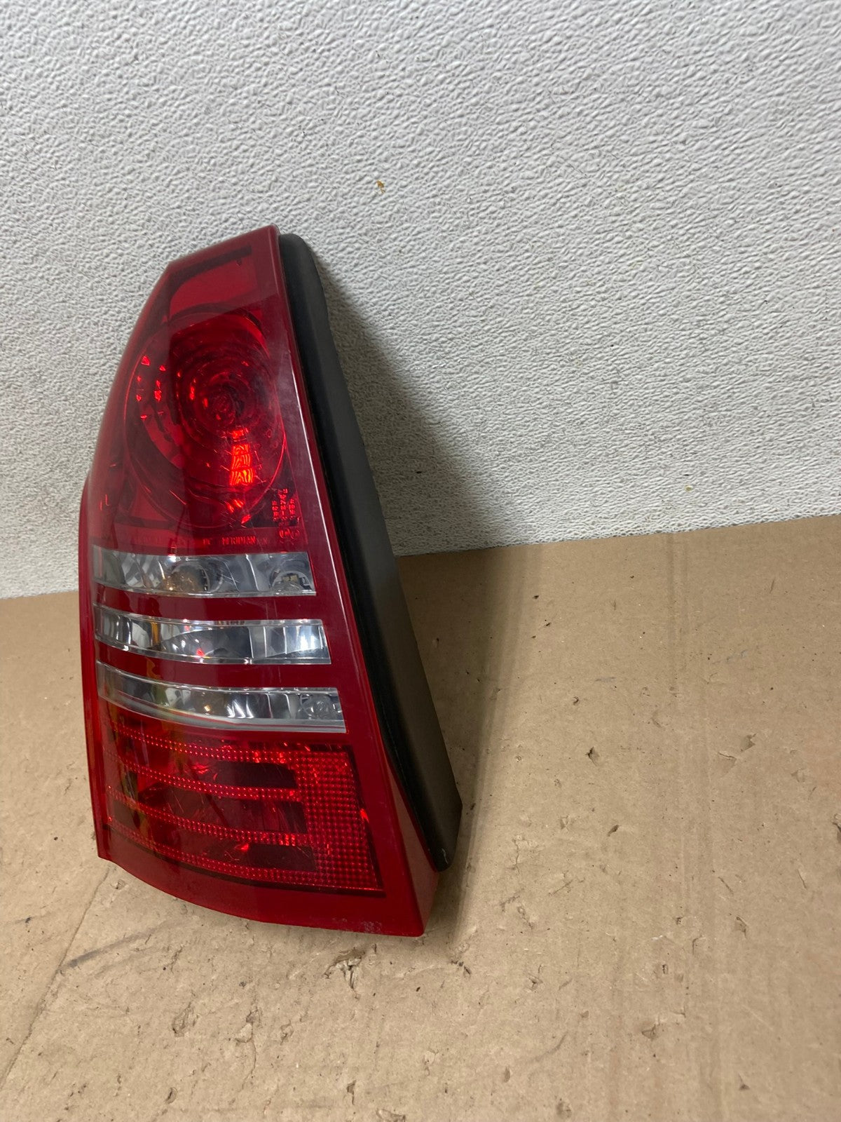 2005 2006 2007 Chrysler 300 Left Driver LH Side Tail Light AG5402 LK1