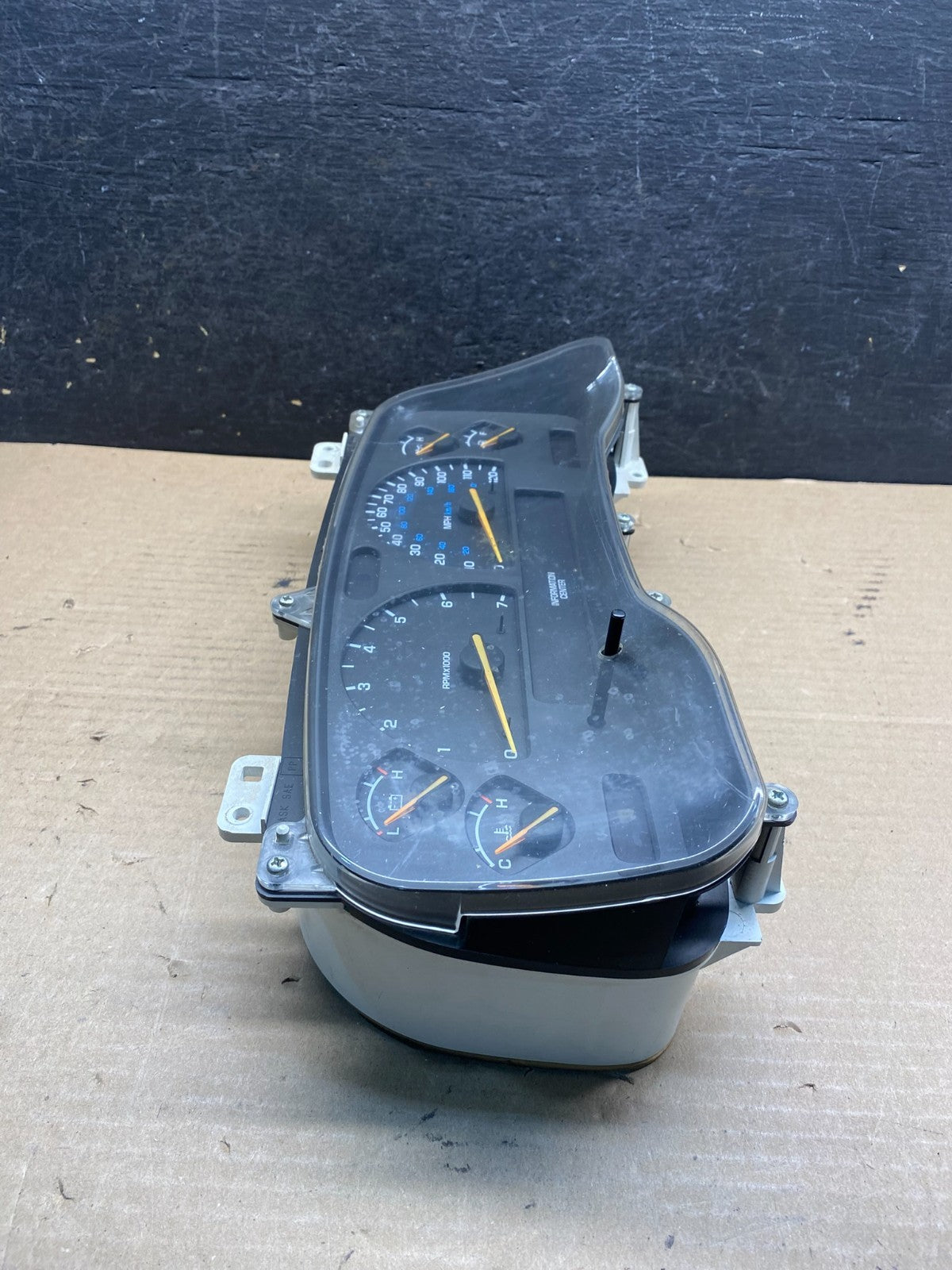 2001 2002 2003 Dodge Durango Speedometer Instrument Cluster Gauge AH9779 DW1