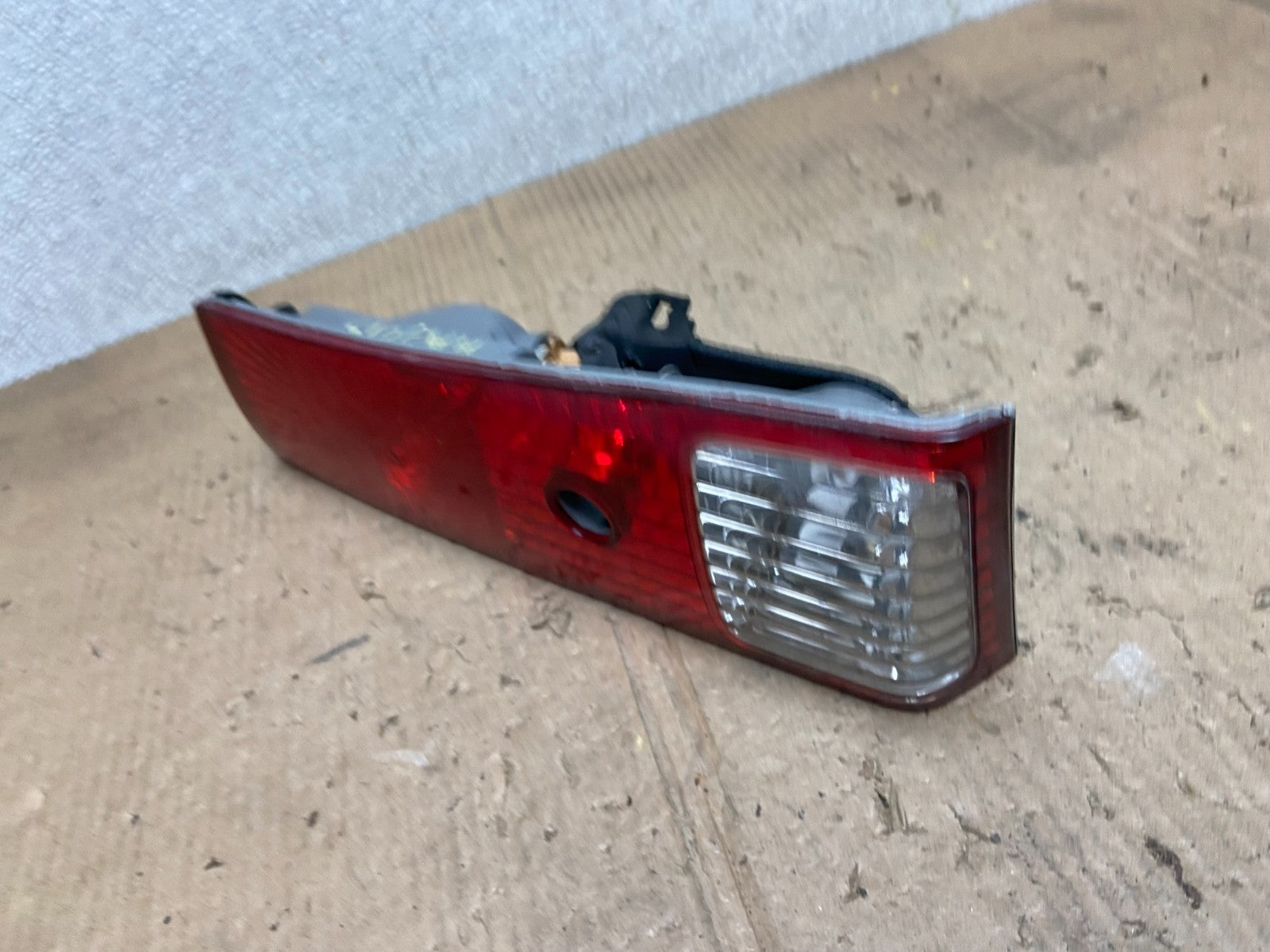 2000-2001 Toyota Camry Tail Light Right Passenger Rh Side Inner Oem AA7015 LK1
