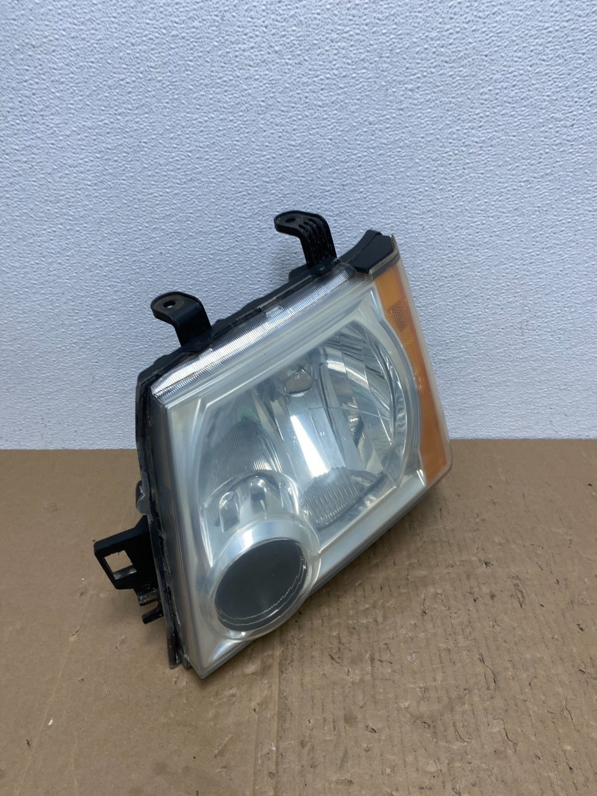 2005 - 2015 Nissan Xterra Driver Left LH Side Headlight AB6968 DW2
